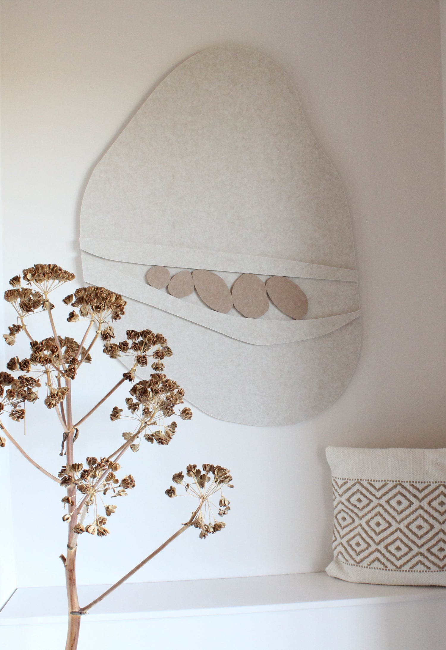 Duurzaam kunstwerk gemaakt van pet vilt ook wel gebruikt als akoestische wanddecoratie website www.studiogein.nl