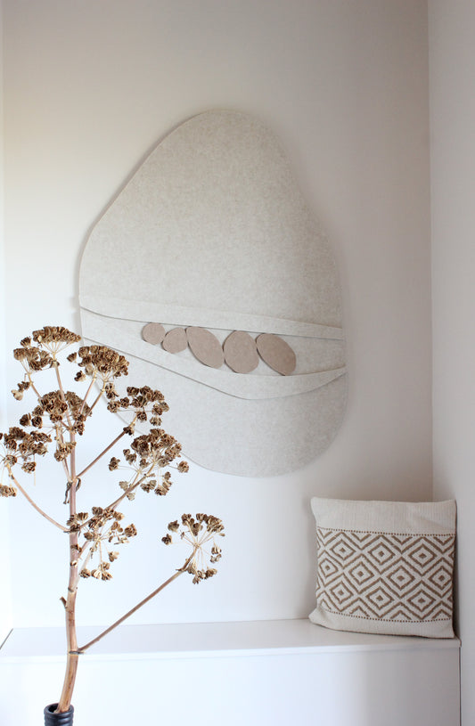 Duurzaam kunstwerk gemaakt van pet vilt ook wel gebruikt als akoestische wanddecoratie website www.studiogein.nl